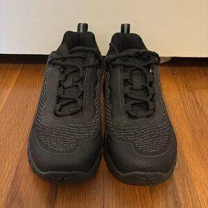 Ulogu Men’s hiking shoe. Size 39